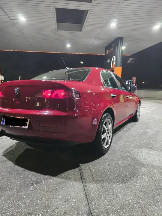 Alfa Romeo 159 2008 photo 2