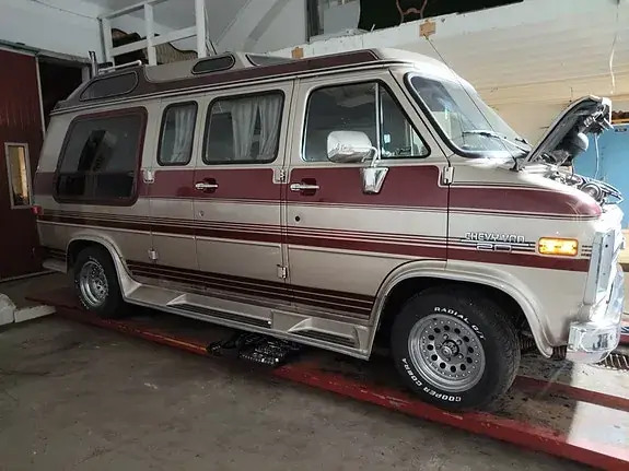Chevrolet G20 1987 photo 3