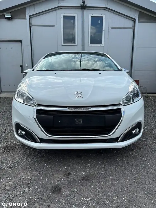Peugeot 208 2018 photo 2