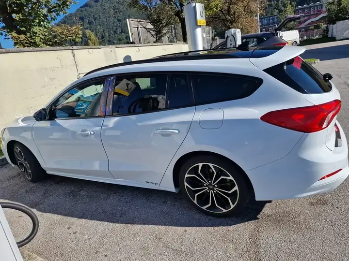 Ford Focus 2019 photo 2
