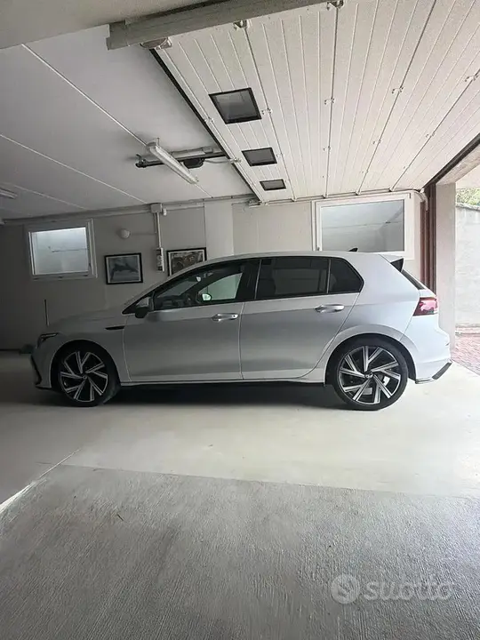 Volkswagen Golf 2022 photo 2