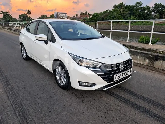 Nissan Almera photo 2