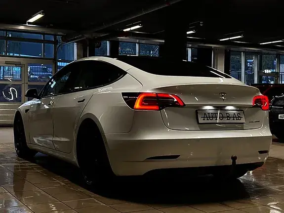 Tesla Model 3 2021 photo 3