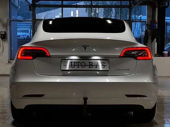 Tesla Model 3 2021 photo 4