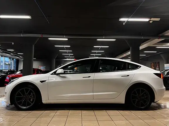 Tesla Model 3 2021 photo 2