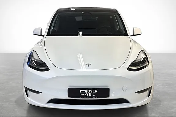 Tesla Model Y 2023 photo 2