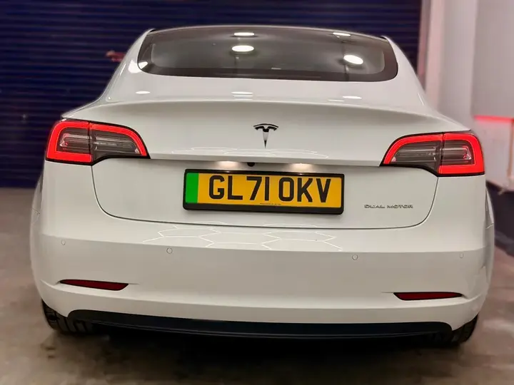 Tesla Model 3 2022 photo 3