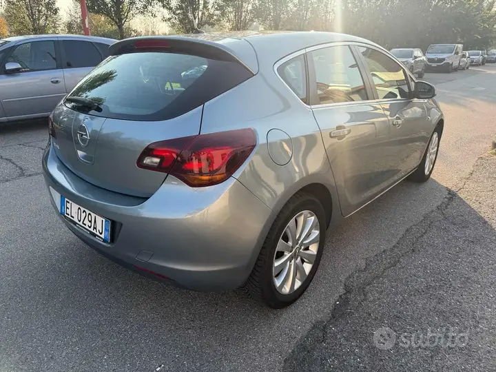 Opel Astra 2013 photo 5