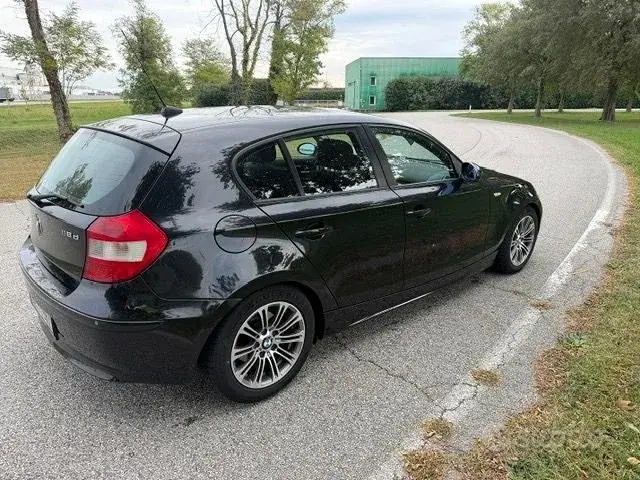 BMW 118D 2007 photo 2