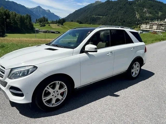 Mercedes-Benz Gle-Class 2017 photo 2