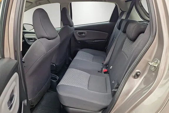 Toyota Yaris 2015 photo 5
