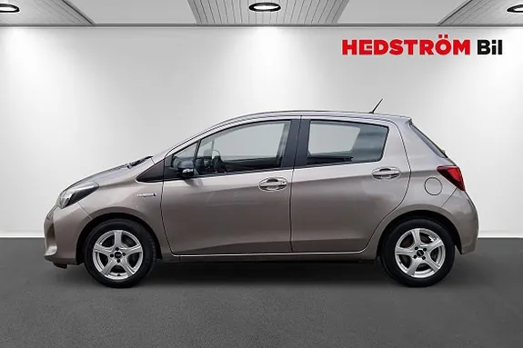 Toyota Yaris 2015 photo 2