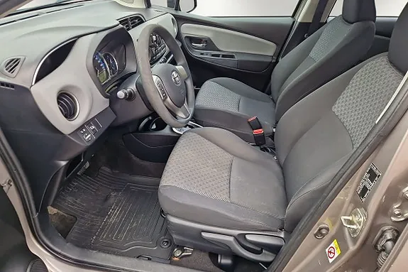 Toyota Yaris 2015 photo 4