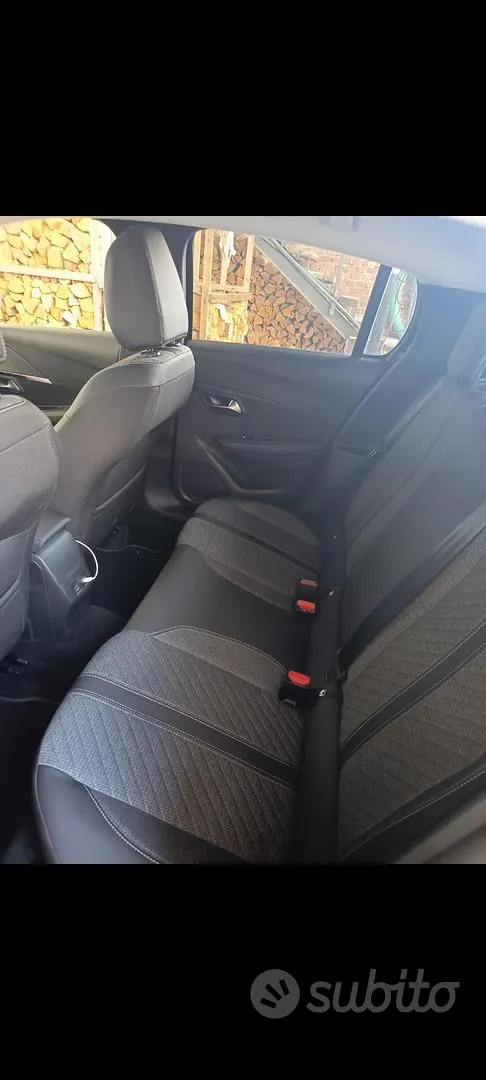 Peugeot 208 2024 photo 4
