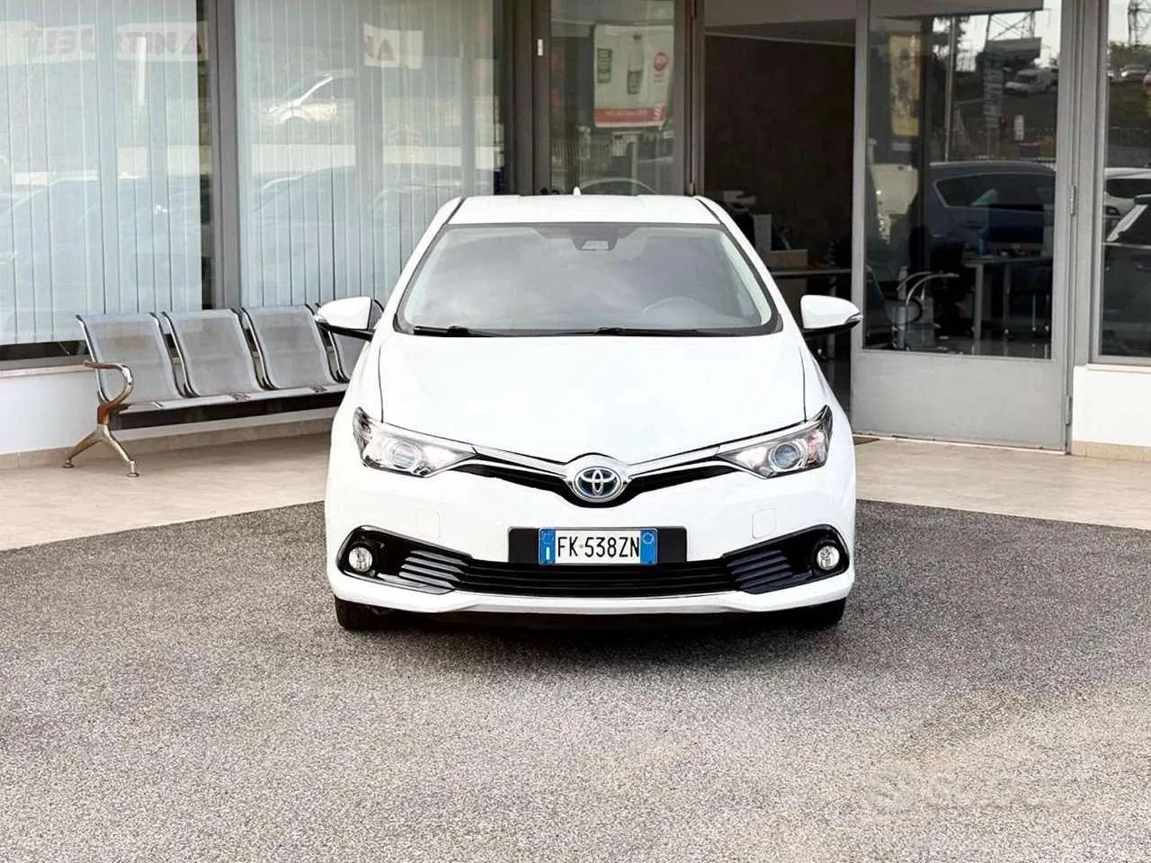 Toyota Auris 2017 photo 2