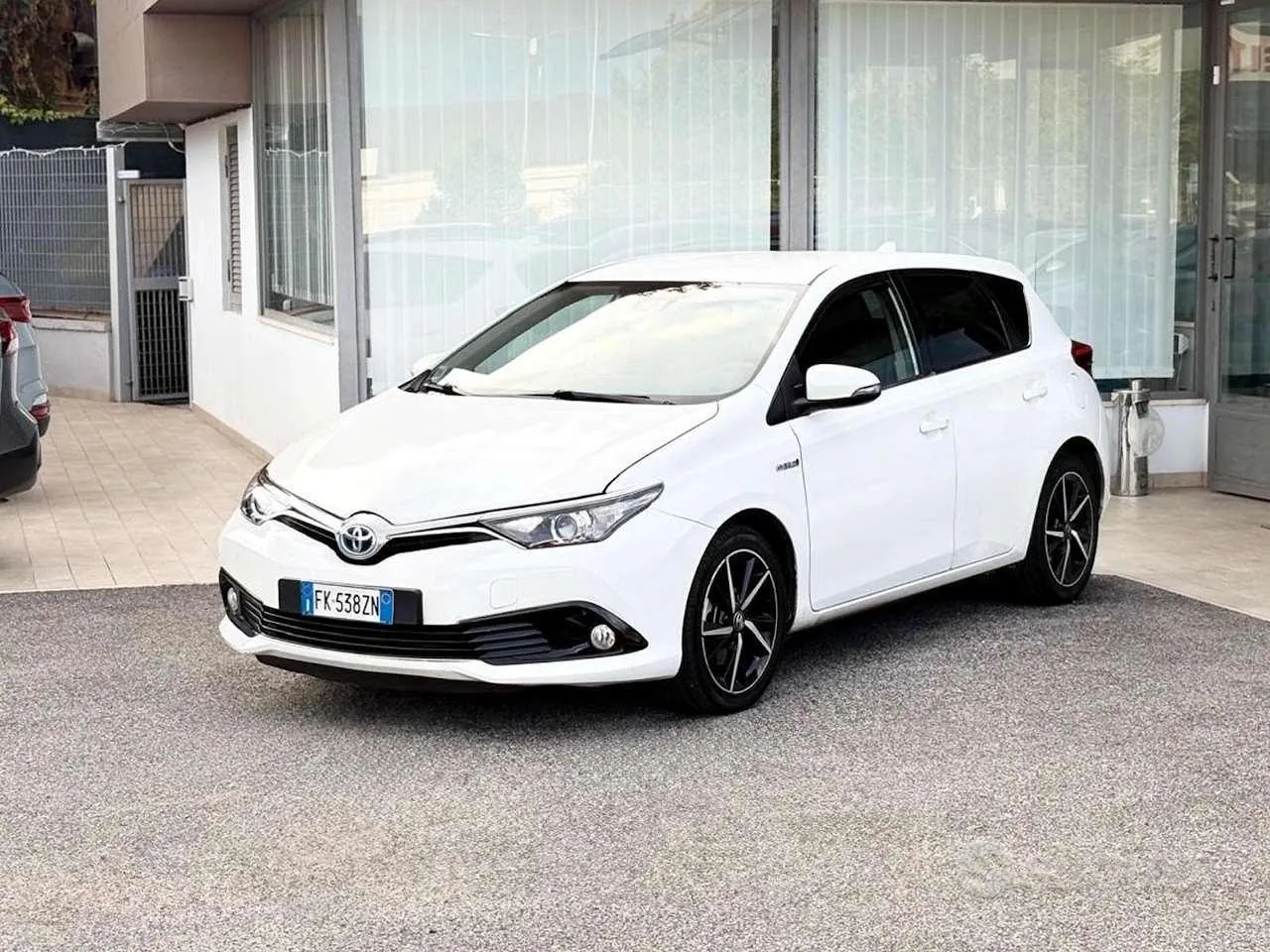 Toyota Auris 2017 photo 3