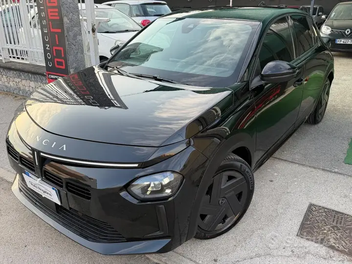 Lancia Ypsilon 2024 photo 2