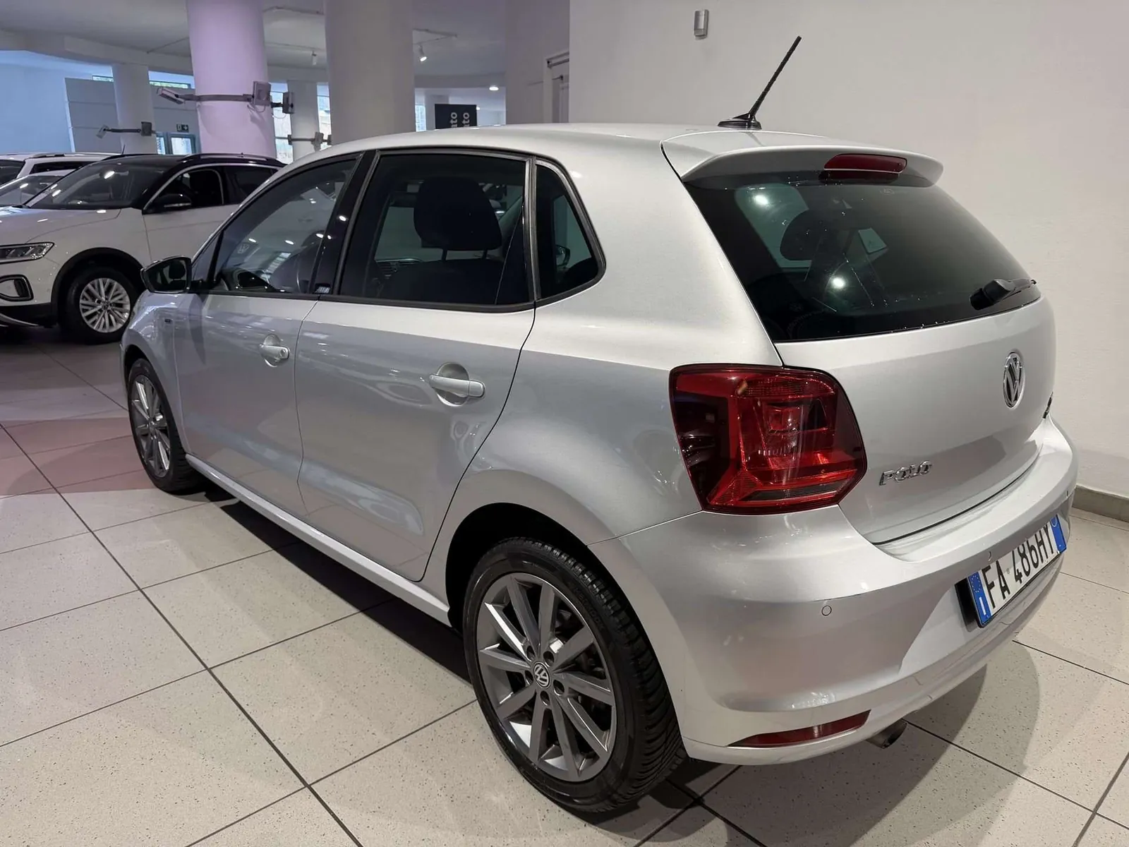 Volkswagen Polo 2015 photo 3