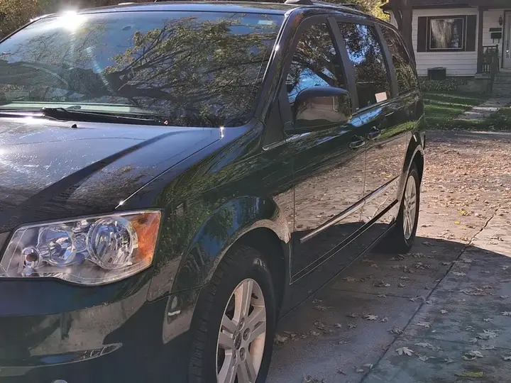 Dodge Grand Caravan 2014 photo 2