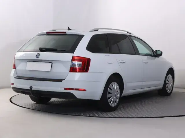 Skoda Octavia Combi 2018 photo 4