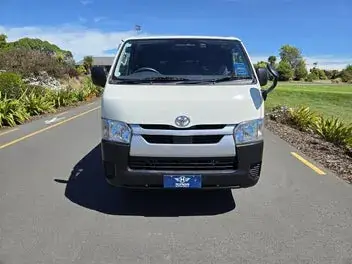 Toyota Hiace 2022 photo 3