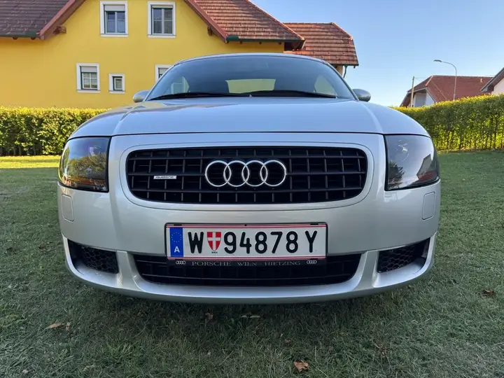 Audi Tt 1999 photo 2