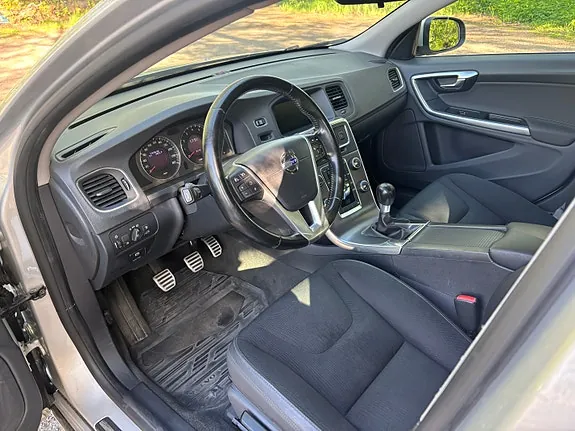 Volvo S60 2011 photo 3