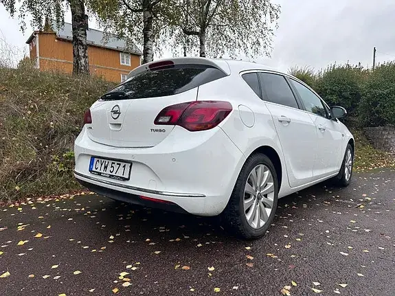 Opel Astra 2015 photo 4