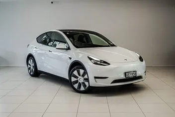 Tesla Model Y 2023 photo 2