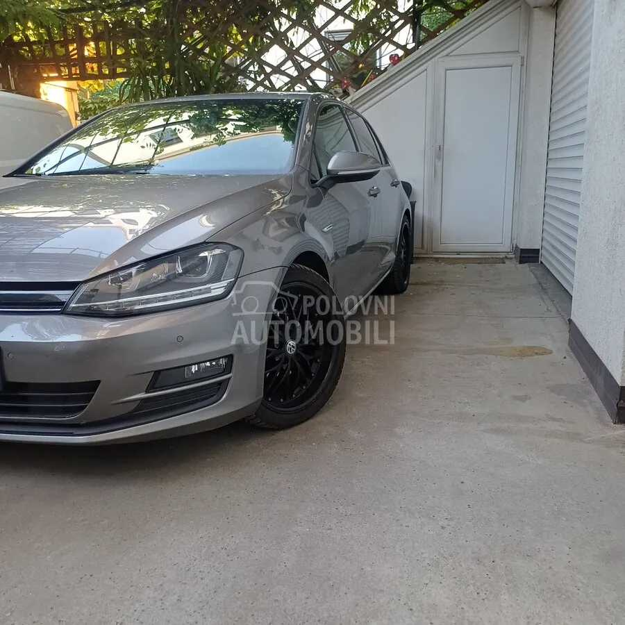 Volkswagen Golf 2013 photo 2