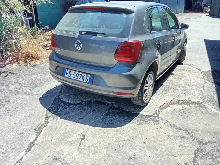 Volkswagen Polo 2016 photo 2