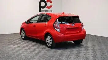Toyota Aqua 2015 photo 5