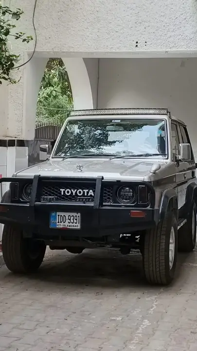 Toyota Land Cruiser