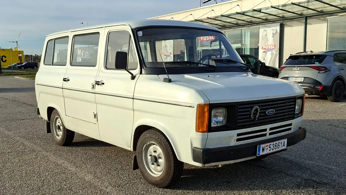 Ford Transit 1979 photo 2