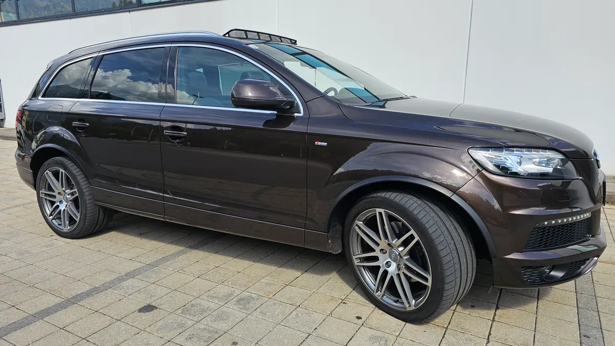 Audi Q7 2010 photo 2