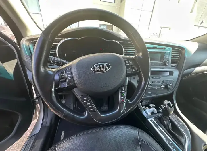 Kia Optima 2013 photo 2