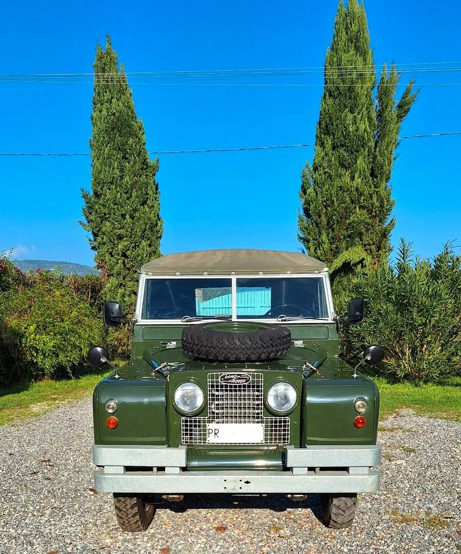 Land Rover Defender 1960 photo 2