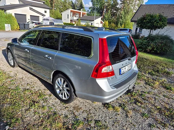 Volvo V70 2013 photo 3