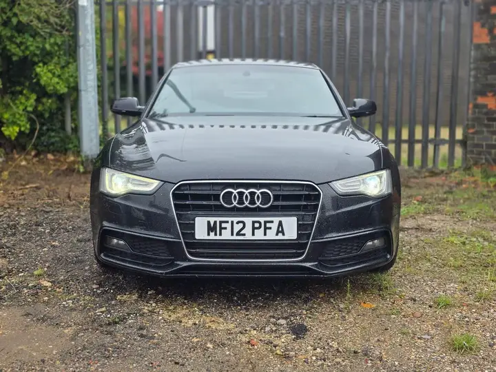 Audi A5 2012 photo 2