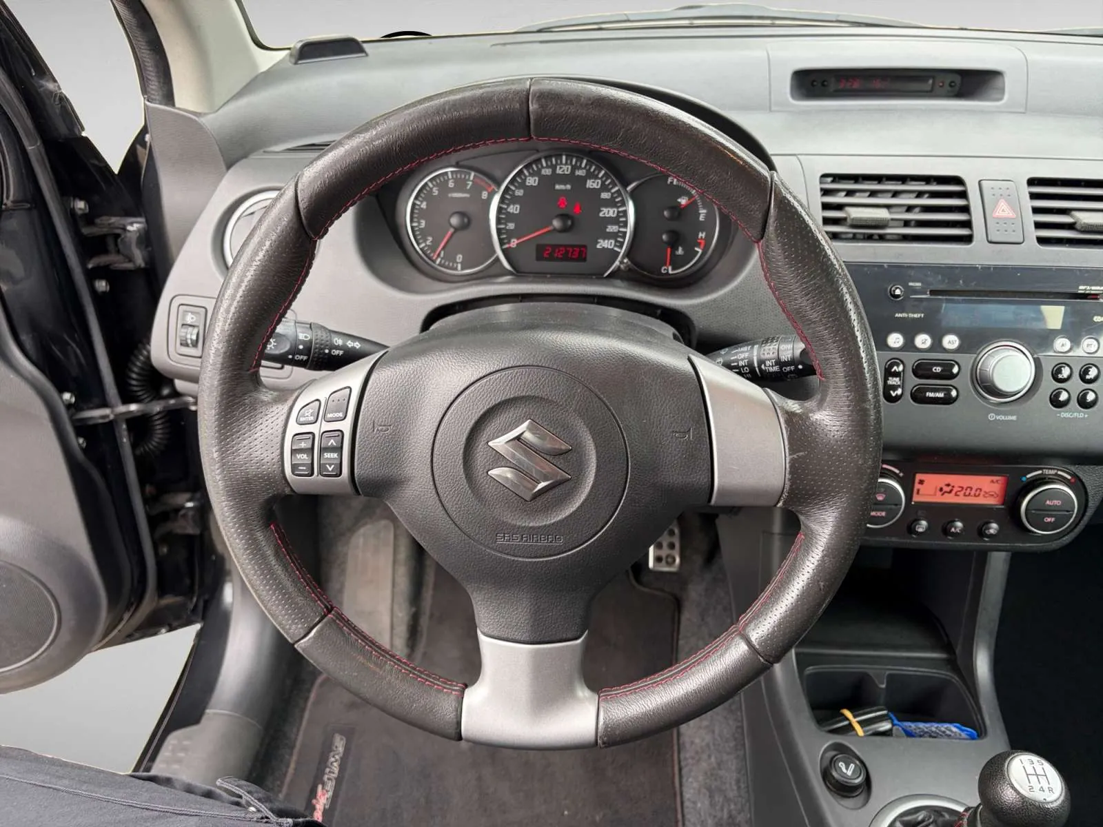Suzuki Swift 2008 photo 5