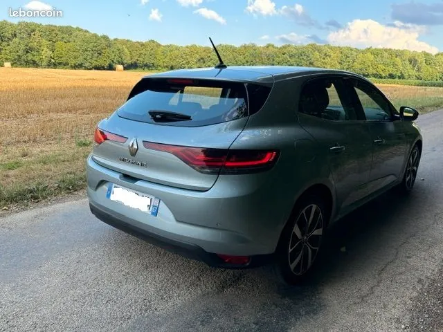 Renault Megane 2020 photo 2
