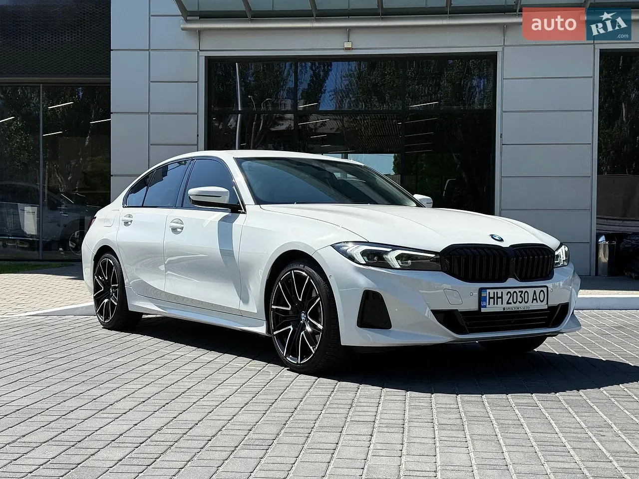 BMW 3 Series 2024 photo 5