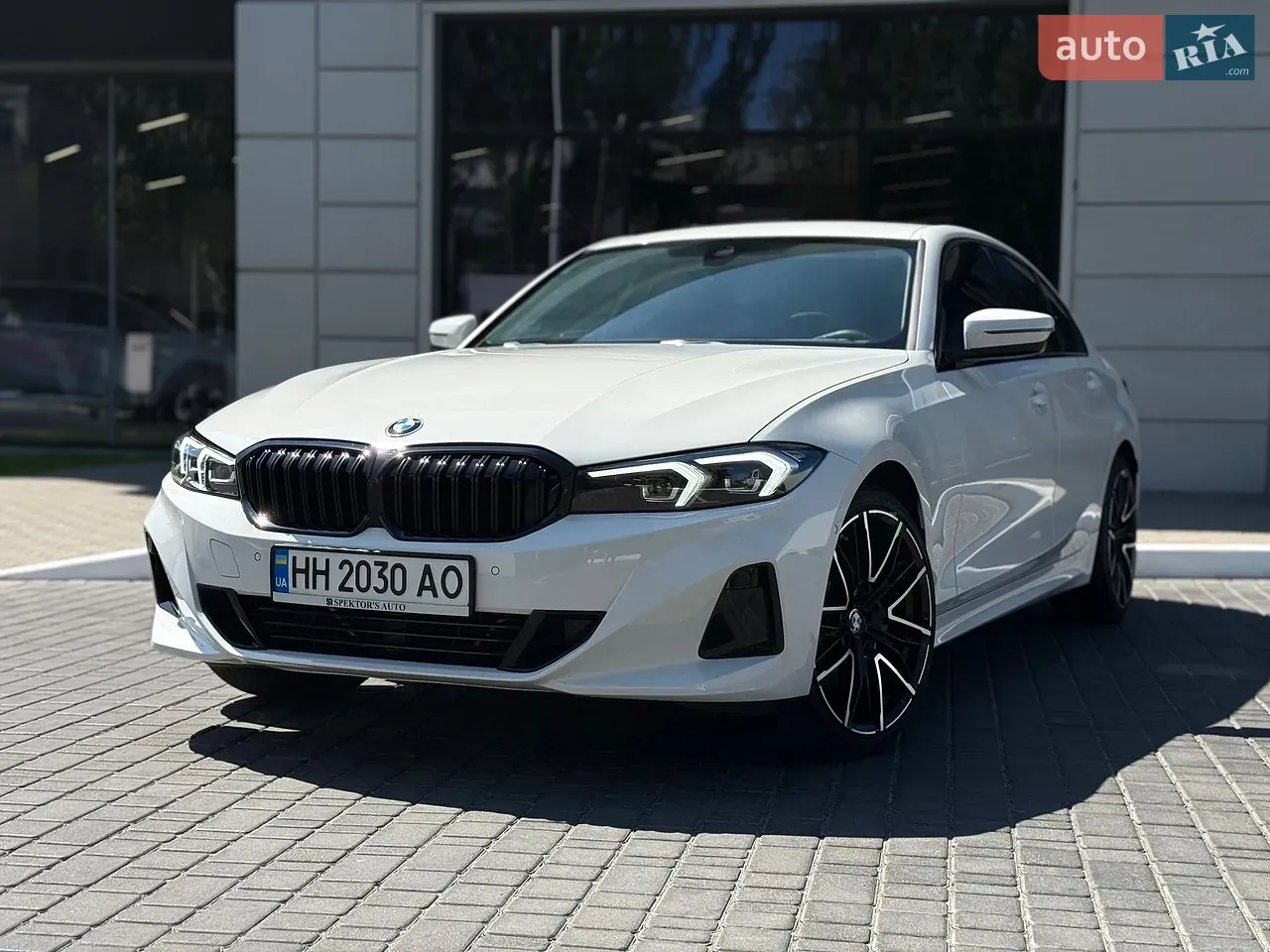 BMW 3 Series 2024 photo 2