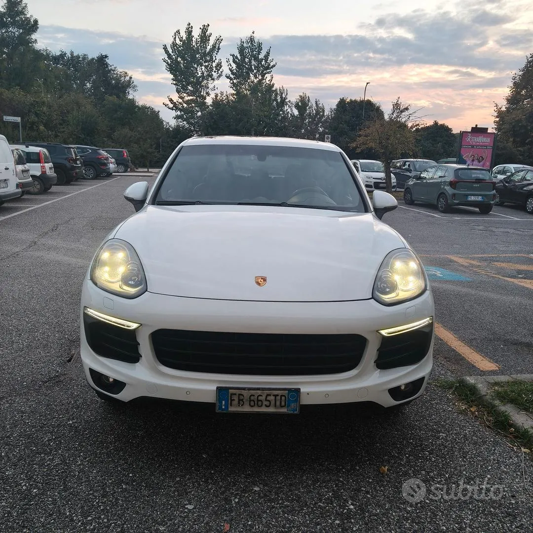 Porsche Cayenne 2015 photo 2