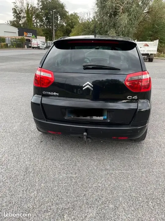 Citroen C4 Picasso 2010 photo 2
