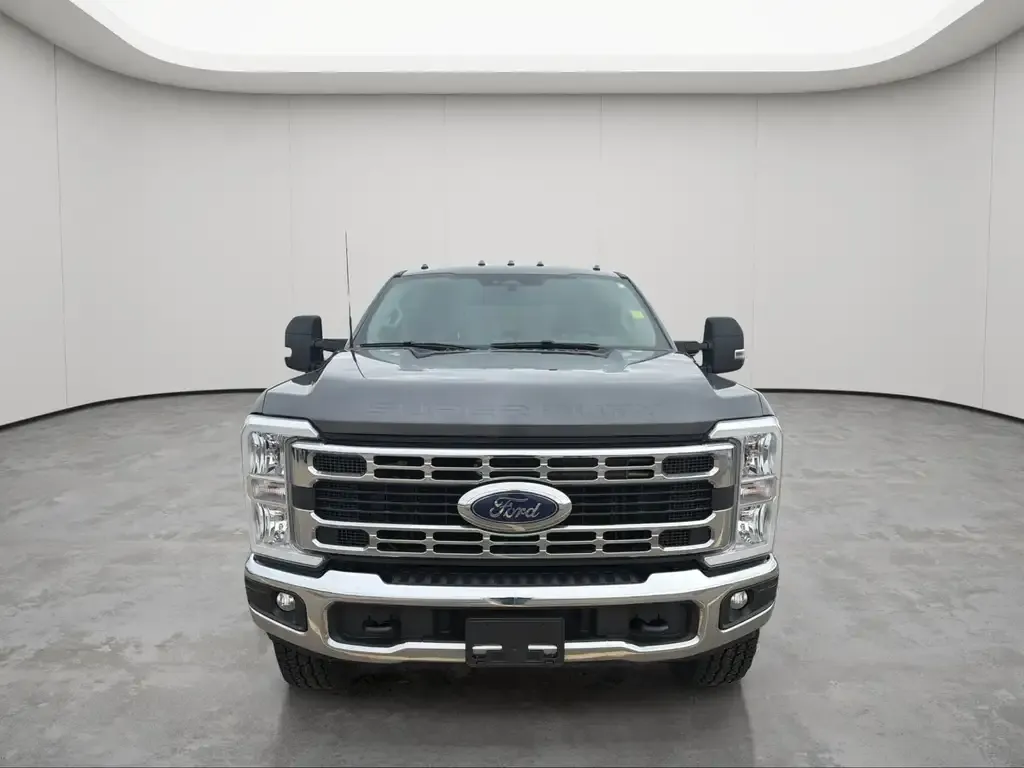 Ford F-250 Super Duty 2025 photo 2