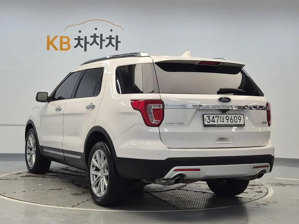 Ford Explorer 2017 photo 2