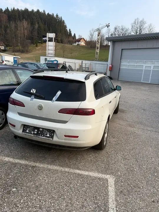 Alfa Romeo 159 2010 photo 3