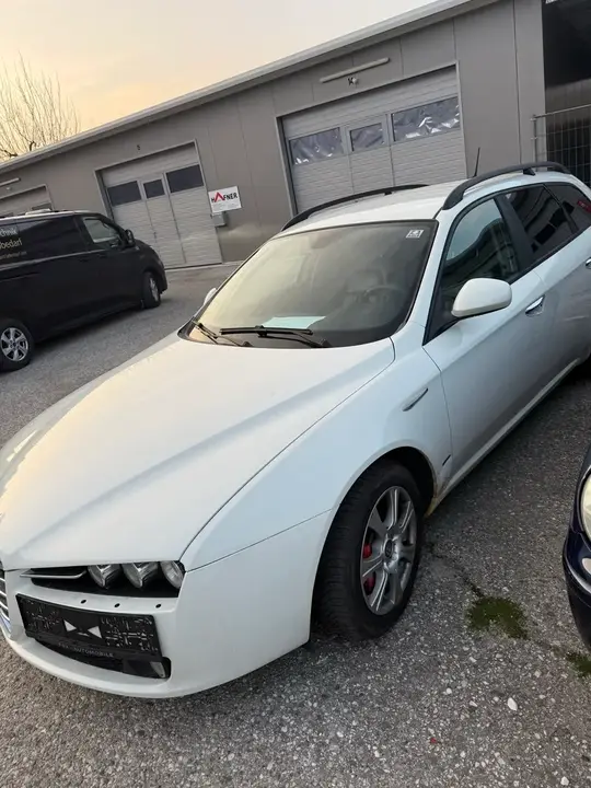 Alfa Romeo 159