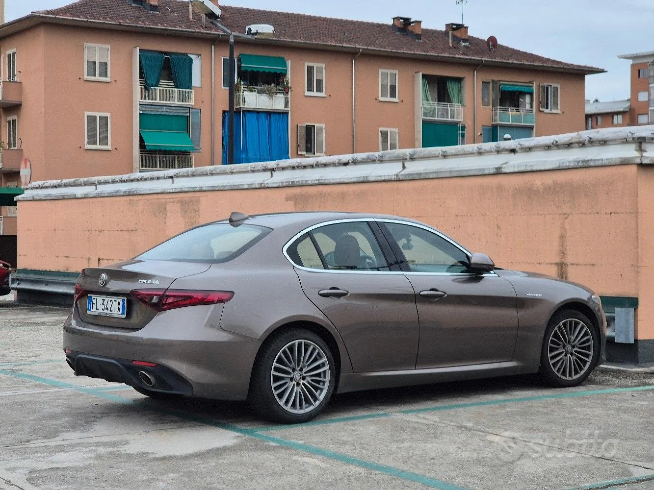 Alfa Romeo Giulia 2017 photo 2